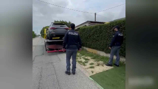 Sequestri nel Torinese per un milione a truffatori di anziani